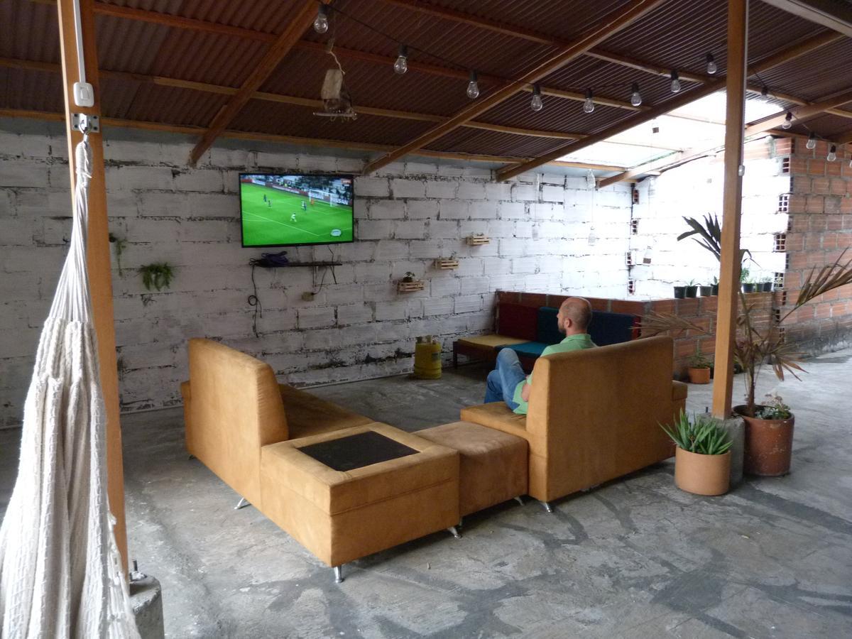 El Descanso Donde Sara Hostel Medellín Buitenkant foto