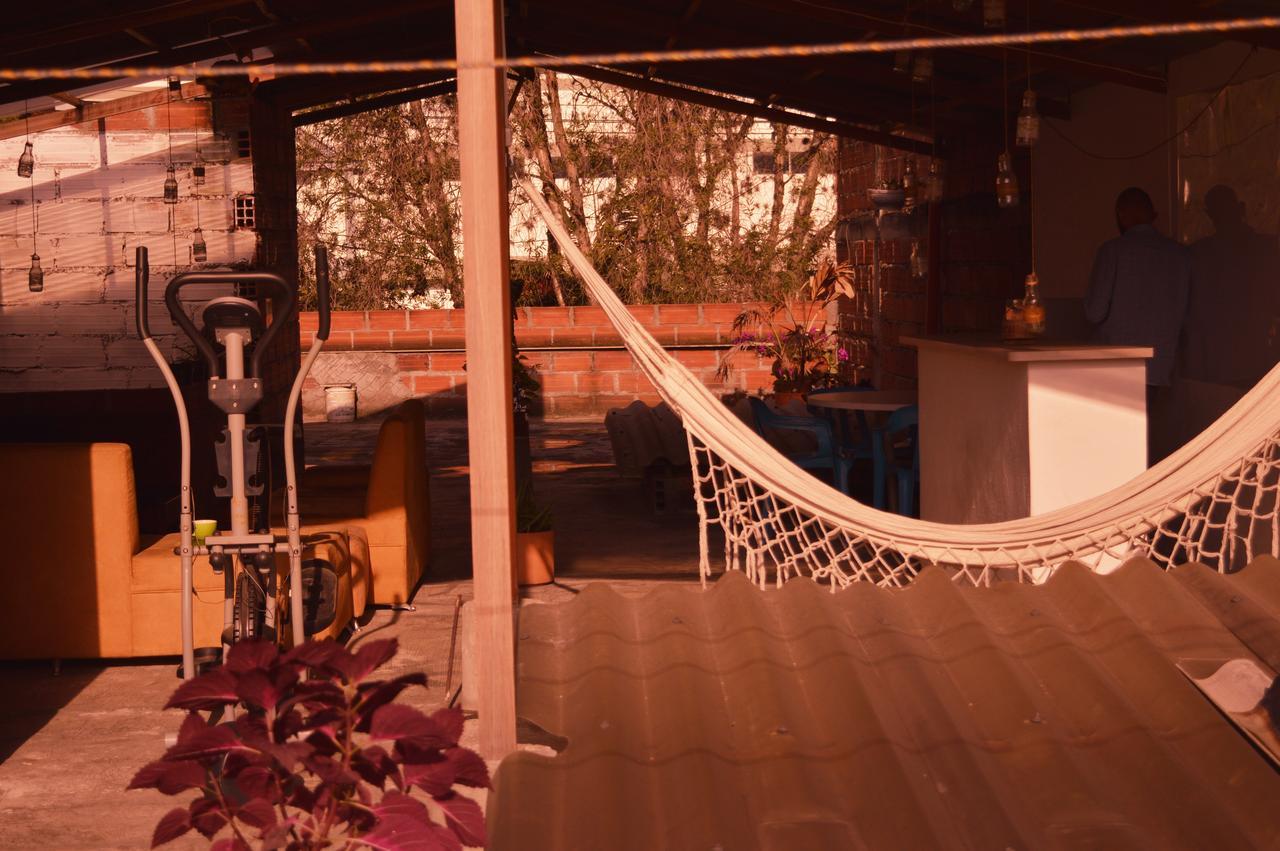 El Descanso Donde Sara Hostel Medellín Buitenkant foto